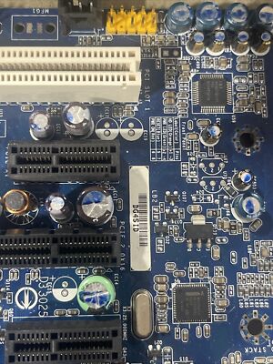 Intel DG45ID Socket LGA775 DDR2 Micro ATX Motherboard With I/O