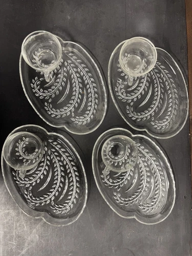 Vintage Federal Glass Hospitality Snack Set Homestead Wheat with 4 Trays, 4 Cups