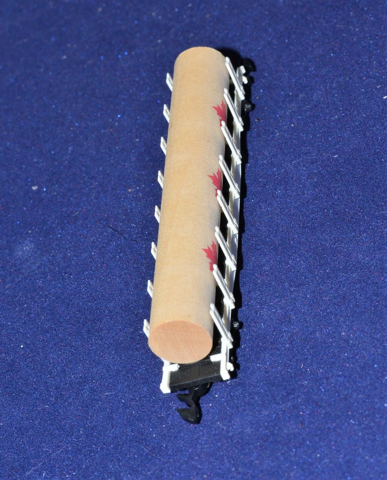 Z Scale Marklin mini-club White Canadian Log Freight Car with Load - Image 3 of 4