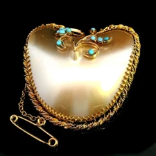 14ct Yellow Gold Mother of Pearl Heart Brooch with Turquoise Cabochons 23g