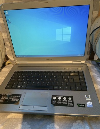 SONY VAIO VGN-NR32L 15.4 Laptop Pentium Dual Core T2390 1.86GHz, 2GB RAM, 200HDD - Picture 4 of 9