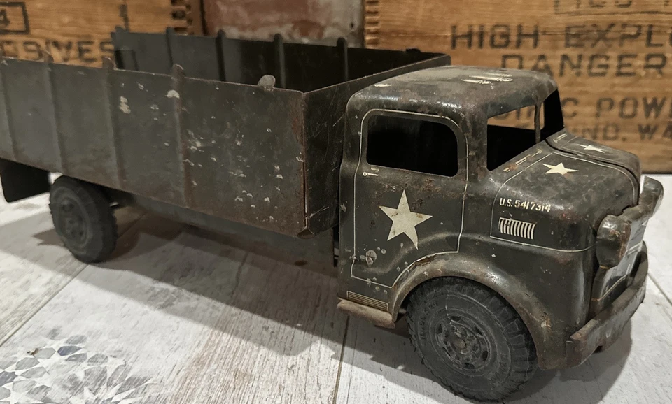 Vintage 50’s Marx Lamar Army Troop Transport Truck Pressed Steel Original - Image 4 of 4