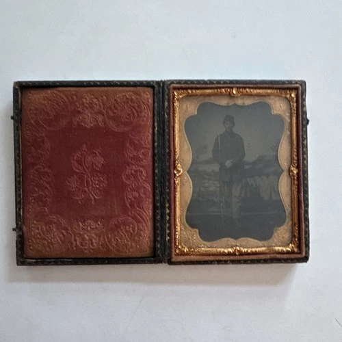 Antique Tintype, Ambrotype? Photo Civil War Union Soldier w/ Rifle, Hat