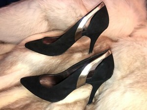 calvin klein gold pumps