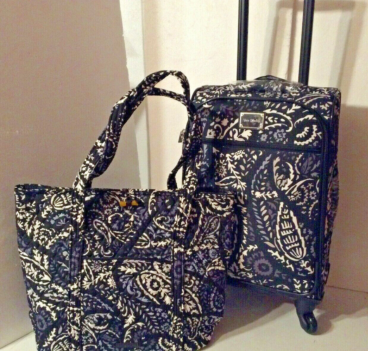 Vera Bradley 3 pc Travel Set Carry On Paisley Noir 22