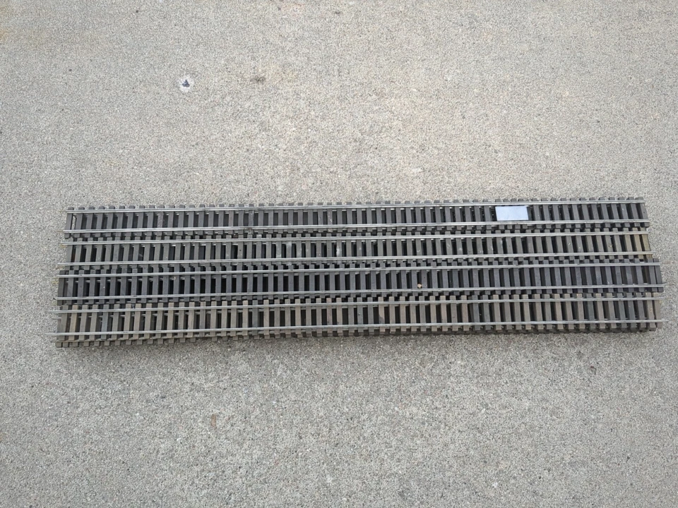 Lot 20 Gargraves O track 2-Rail Straight 37" - Image 3 of 4