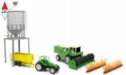 NEW RAY 1/32 FARM TRAKTOR UND SCHEUNE SPIELSET