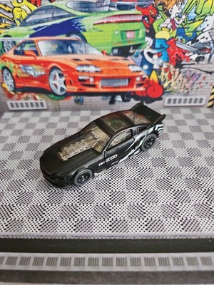 Hot Wheels '13 FORD MUSTANG GT schwarz/weiß Kombiversand