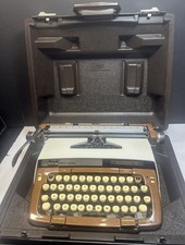 Smith Corona Classic 12 Manual Typewriter w/ Case Vintage SCM 1982 Woodgrain thumbnail