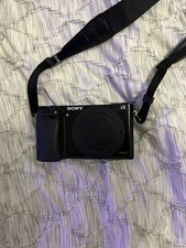 Imagen de Sony A6000 24.3MP Mirrorless Digital Camera - Black (ILCE-6000)