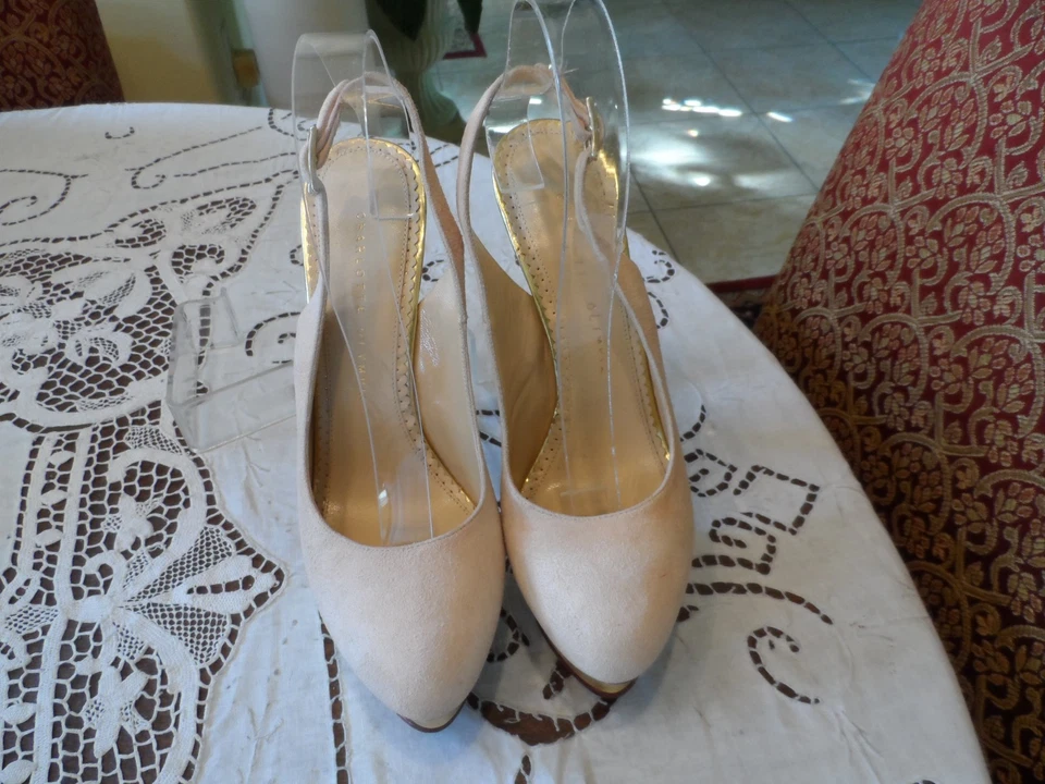 Nuevo Charlotte Olympia Dolly Suave Rubor Gamuza Eslinga Tacón Trasero Zapatos de salón Talla 39M Foto 3 de 4