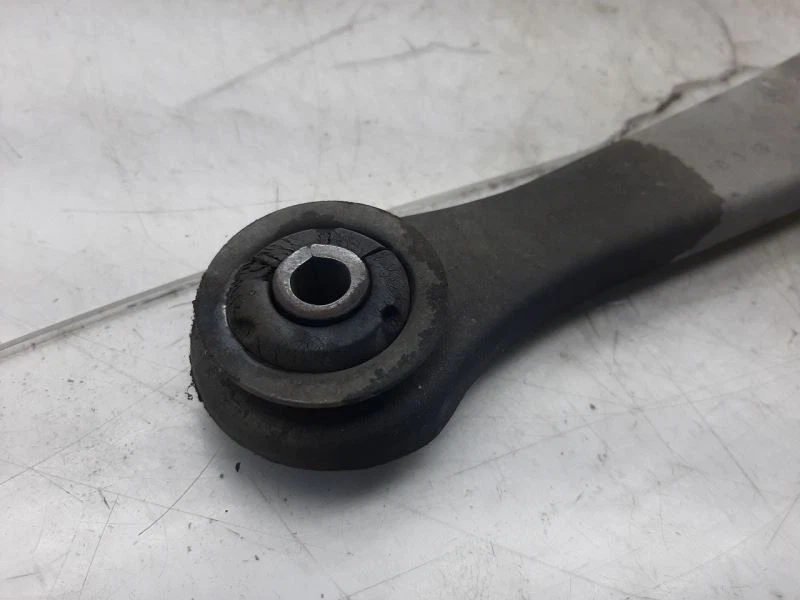 Brazo de control superior trasero sin resorte neumático 98-11 FORD CROWN VICTORIA 8W1Z5500A Foto 2 de 4