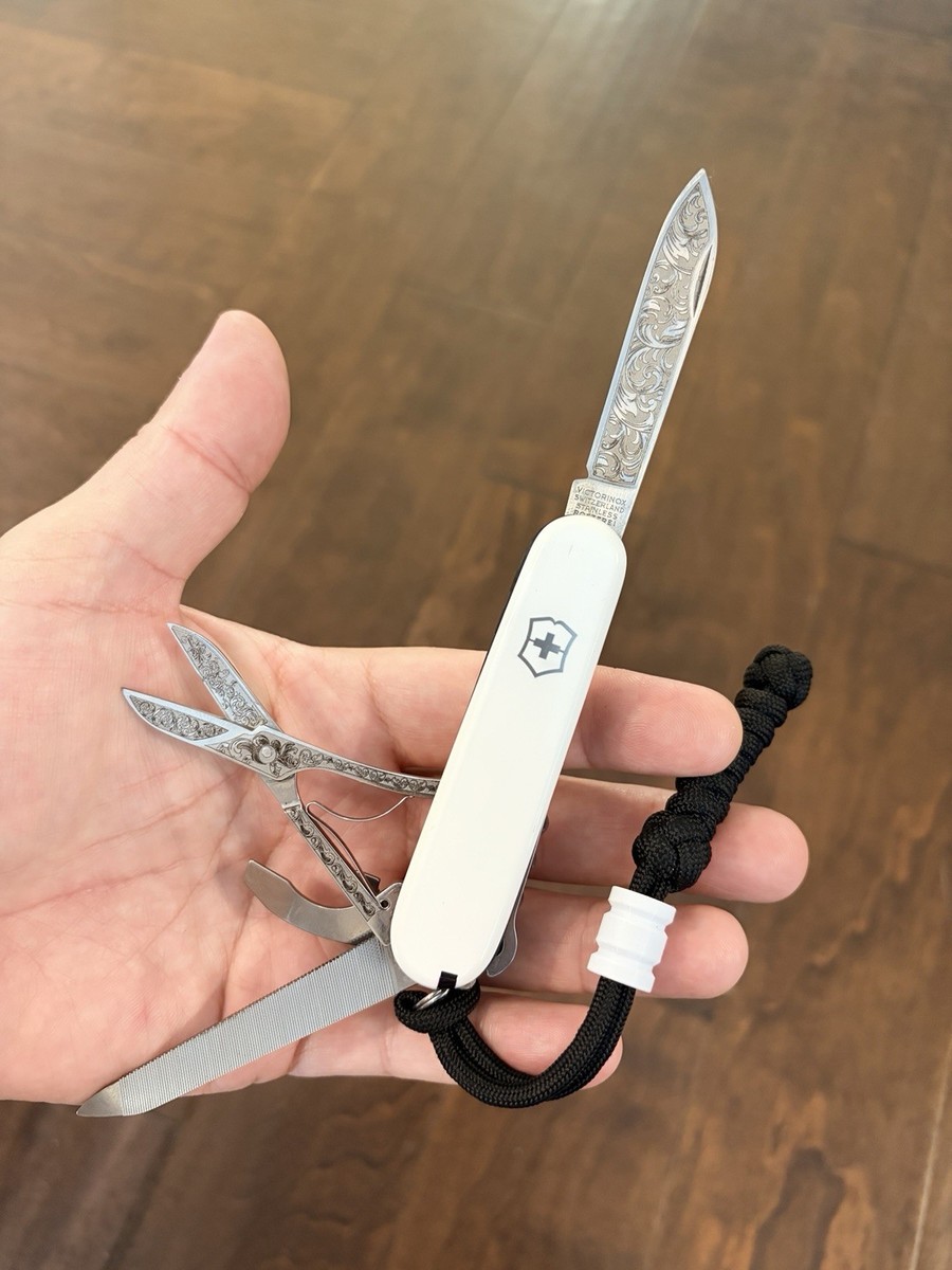 STARJEWELRY ノベルティ　ホワイト Custom Victorinox Trail Guide - Laser Engraved (Victorian Theme