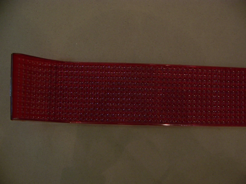 Lente de luz trasera Chrysler Imperial 1967 68 #2575286 PS OEM LEBARON CROWN CUPÉ Foto 4 de 4