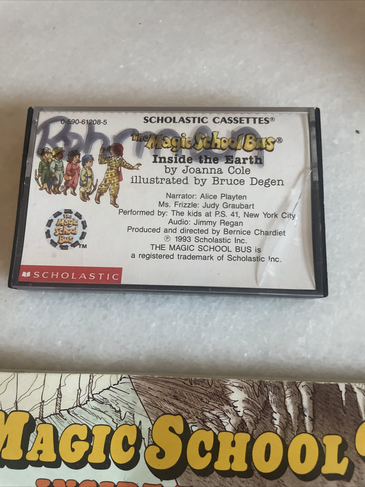 1987 The Magic School Bus Inside the earth by Joanna Cole Book