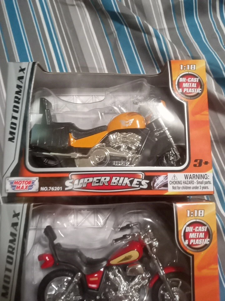 Lote de 3 bicicletas Motor Max SUPER BIKES 1/18 Yamaha  Foto 4 de 4