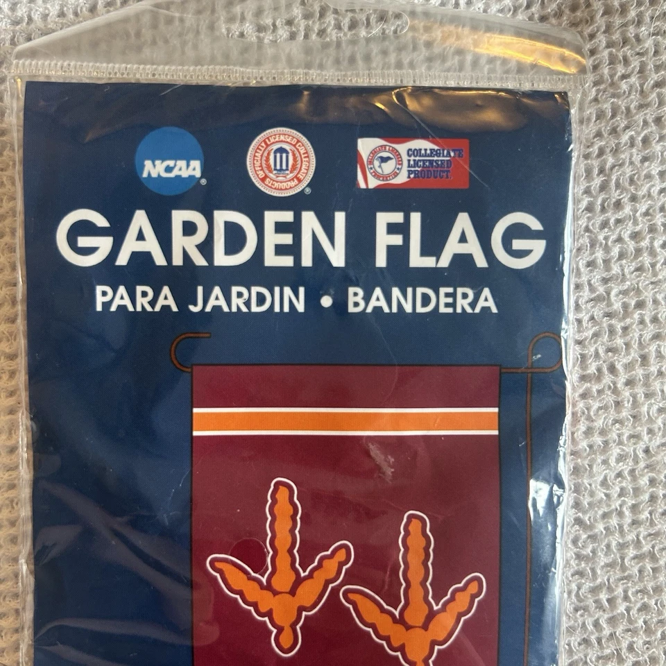 Virginia Tech Hokies 12.5"x18" 2 Caras Fútbol Jardín Bandera Nuevo en Paquete Foto 4 de 4