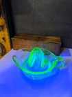 VINTAGE GREEN DEPRESSION GLASS URANIUM GLASS KITCHEN FRUIT JUICE REAMER MINT