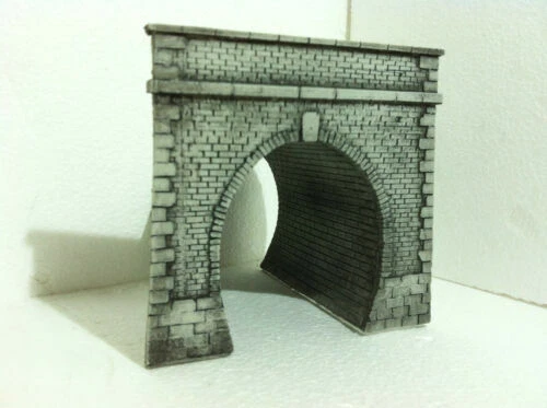 Binari in plastica per modellismo ferroviario scala H0