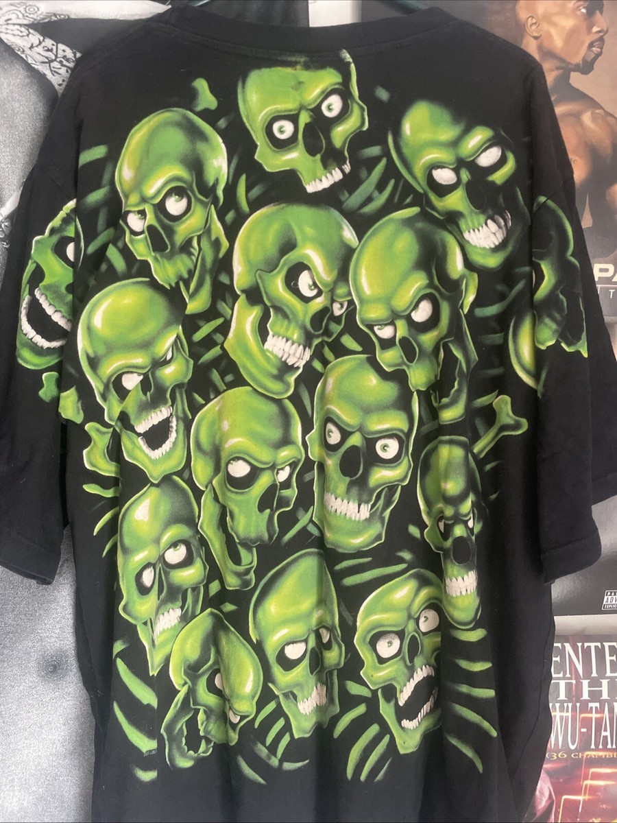 Vintage Original 2001 Liquid Blue Skull Pile Green T-Shirt Rare
