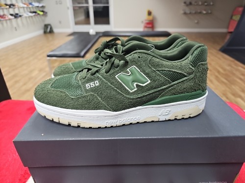 NEW BALANCE 550 " CREAM /FOREST GREEN SUEDE " SZ 9.5 NEW IN HAND - Picture 4 of 5
