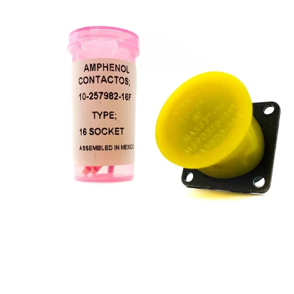 Amphenol MS3122E12-3S Circular 3Pos MIL Spec Connector w/ 10-257982-16F Contacts - Image 2 of 4