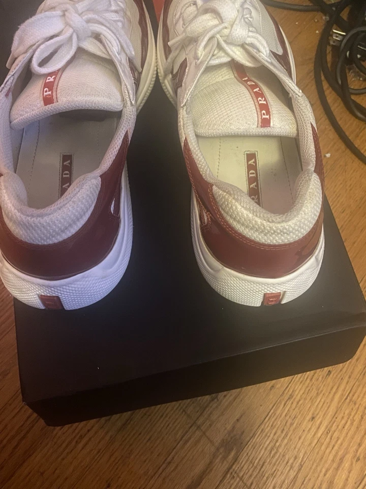 Copa Americana PRADA Talla 10 Usada Pocas Veces Con Etiquetado Nordstrom y Recibo Foto 4 de 4