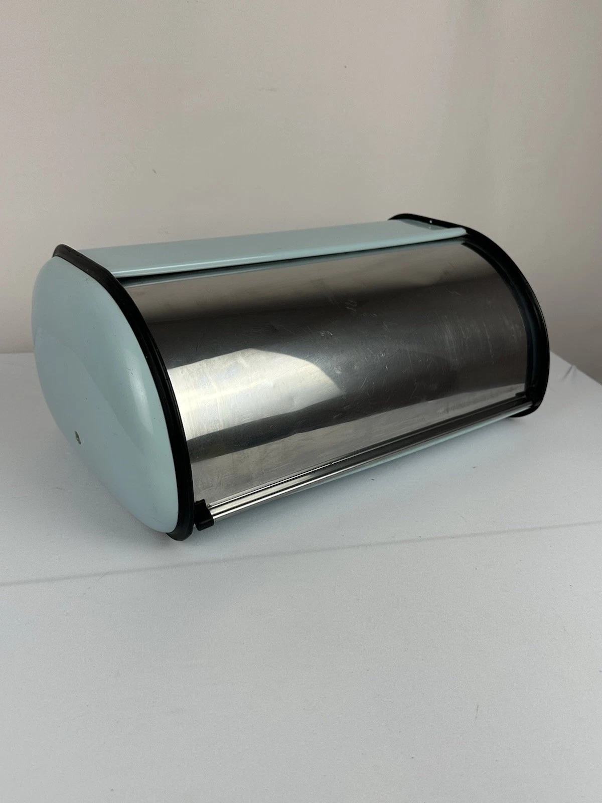 Vintage MCM Aqua Roll Top Bread Box Metal Stainless Steel Retro Kitchen Storage
Opens in a new windo
