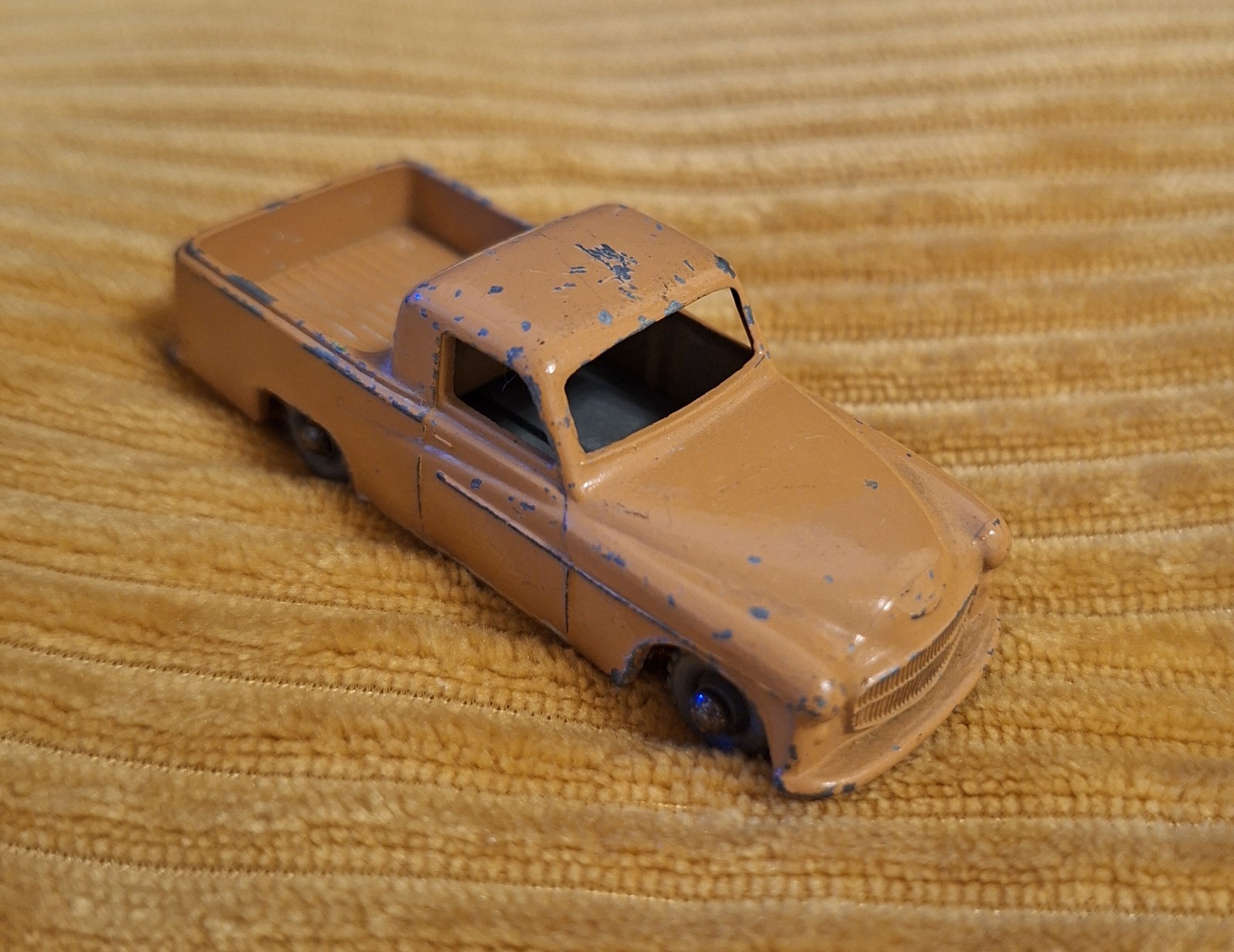 Matchbox 50a, Commer Pick Up - Free Price Guide & Review