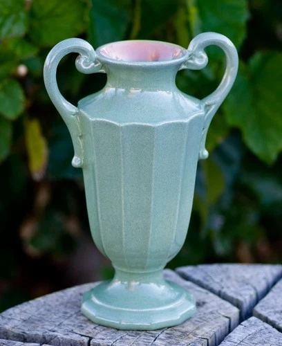 VINTAGE Red Wing Pottery #1058 Caledon Trophy Urn Made in USA 1950's