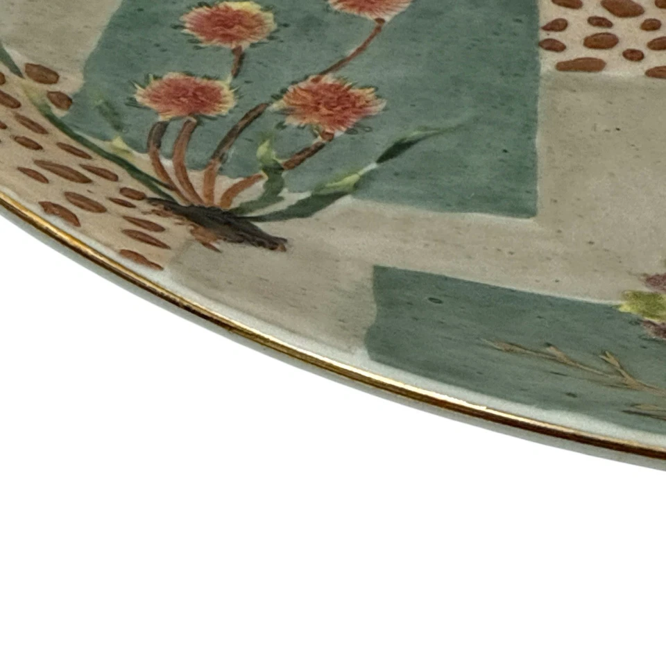 Prato decorativo Oriental Accent 10,25” floral patchwork verde sálvia arte cerâmica - Imagem 3 de 4