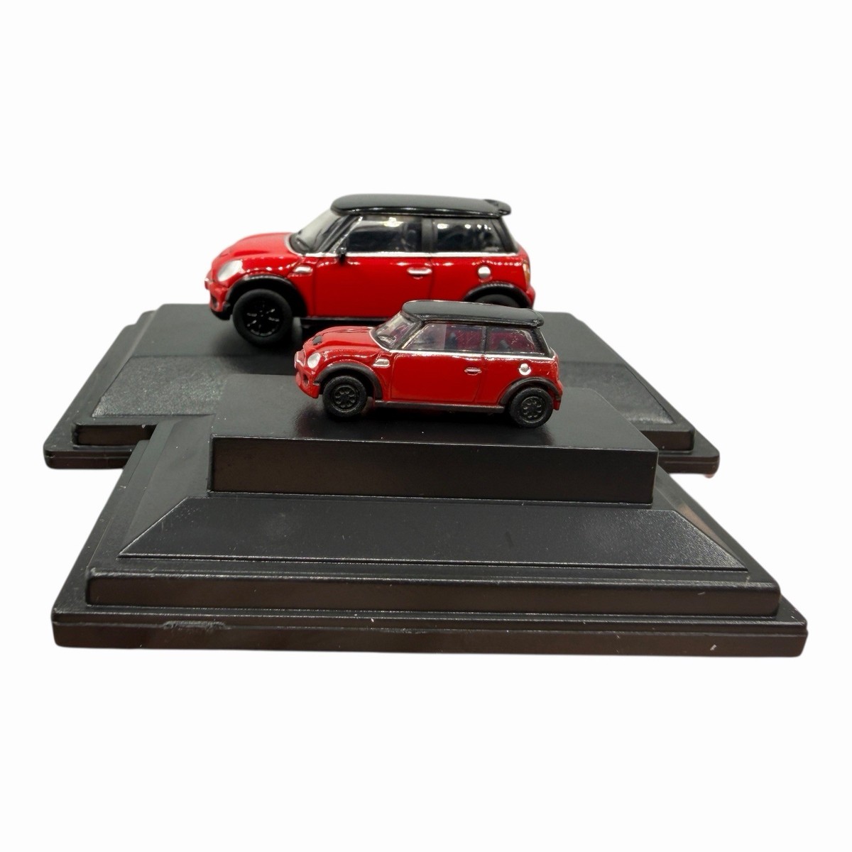 MINI Cooper S Hardtop R56 Chili Red with Black Roof Diecast car