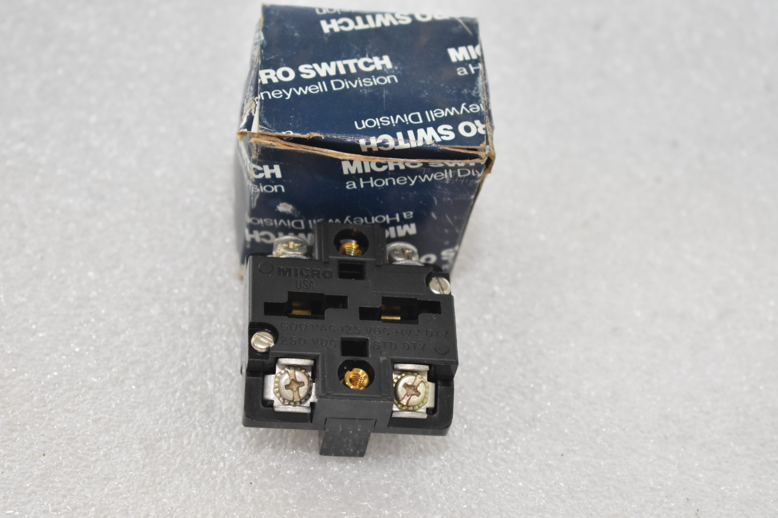 HONEYWELL MICROSWITCH PTCG SWITCH CONTACT BLOCK, 250-500VAC, 125 VDC