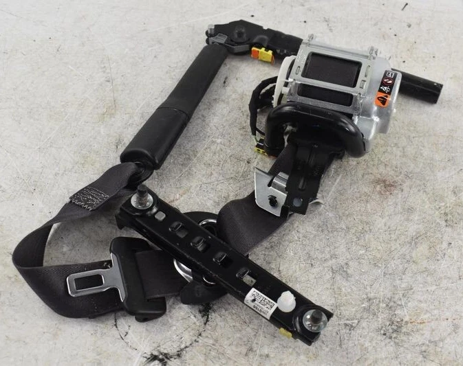 2014-2016 Chevrolet Silverado 1500 Tahoe Front RH Passenger Seat Belt Retractor Foto 2 de 4