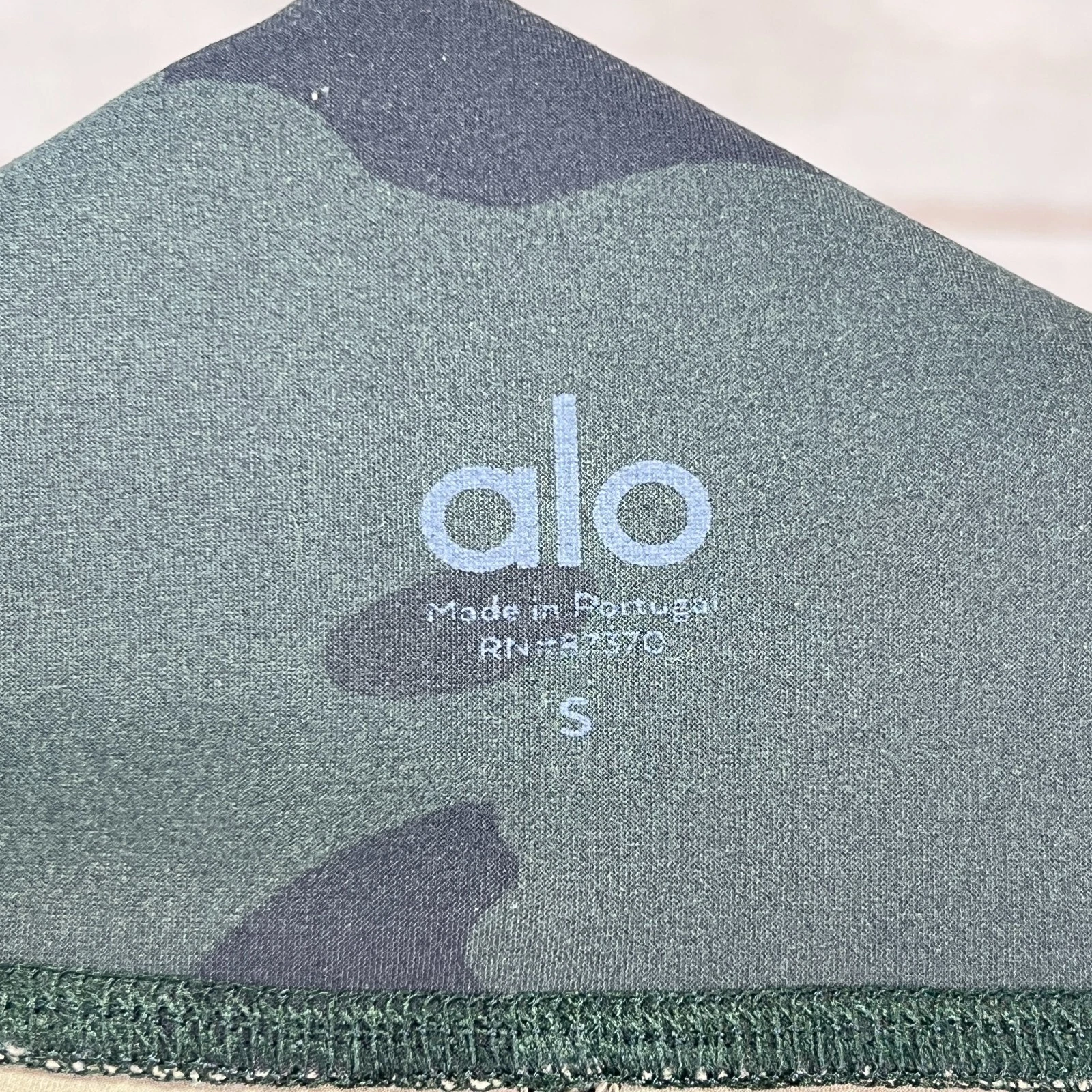 alo-yoga camo vapor gym yoga fitness workout athleisure leggings