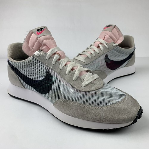 nike tailwind pride