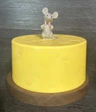 Vintage MCM Cheese Keeper Dish with Mouse Figurine 6.5”x 7”