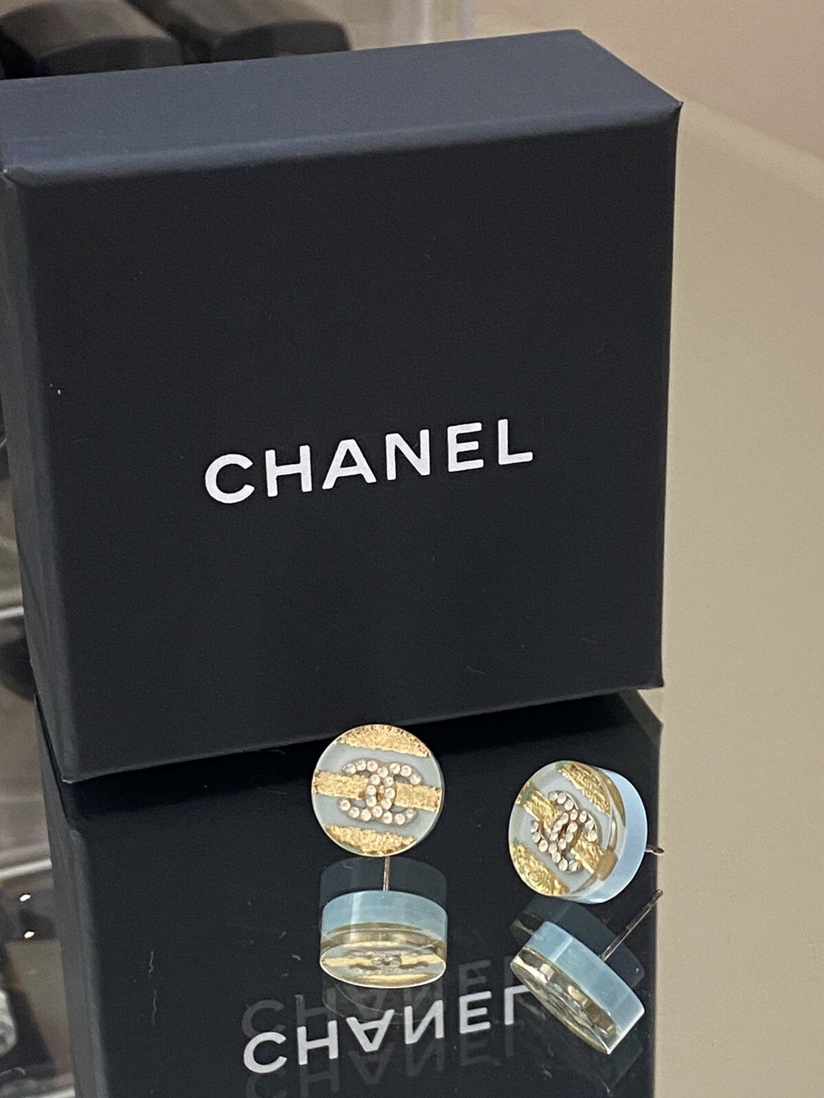 Chanel Gold Striped Stud Earrings Luxury Fashion Jewelry-image