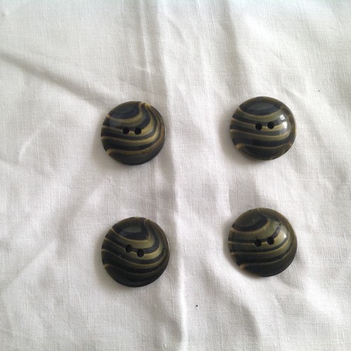 Couture _ Boutons en Résine _ ( BT02/03/5-20 ) - Photo 1 sur 4