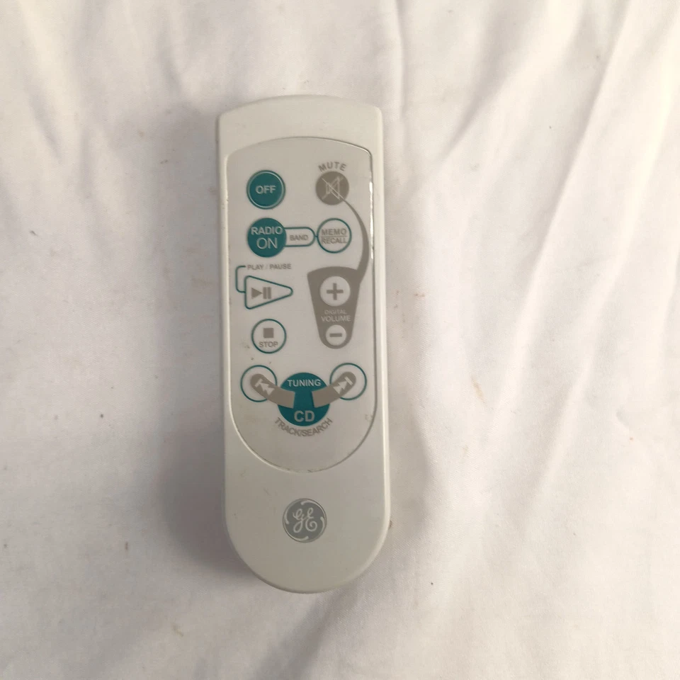 GE SPACEMAKER Undercabinet CD/RADIO 7-5290A Replacement Remote & Mounting Scews - Image 2 of 4