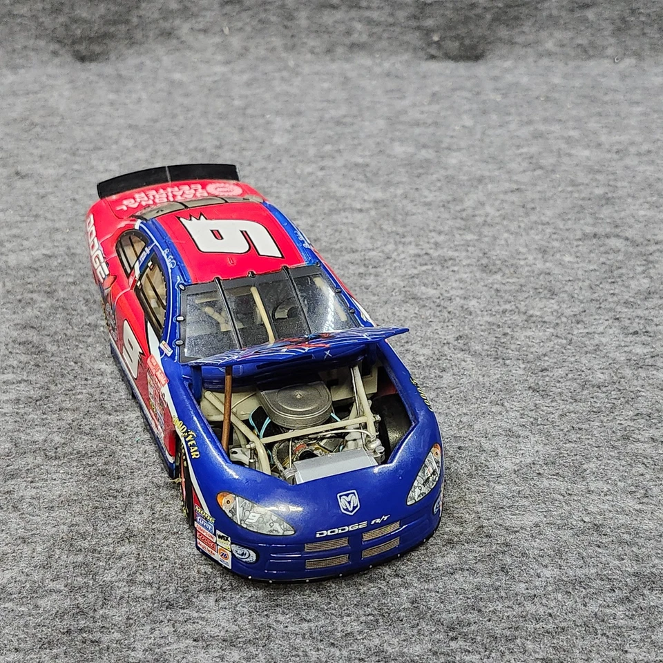 Dodge Intrepid NASCAR 2001 Bill Elliott #9 Ultimate Spider Man 1/24 fundido a presión Foto 3 de 4