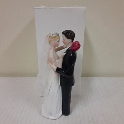 Modern Wedding Cake Topper Bride and Groom Decoration Full Love In The Eyes
