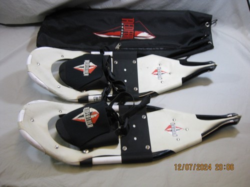 Redfeather Falcon 25" SnowShoes 25x8 V-Tail w Carrying Case