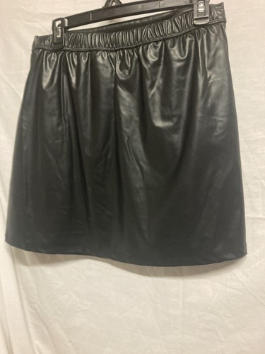 Girls Faux Leather Black Skirt Size Xxl - Picture 2 of 2