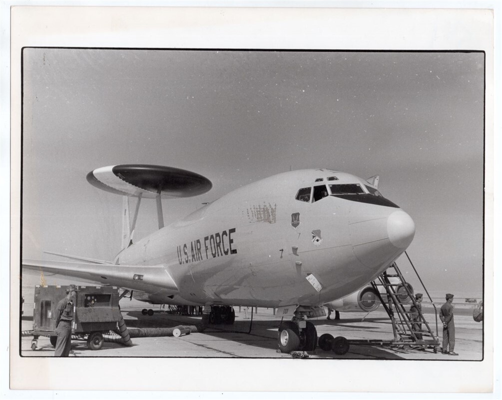 1981 USAF Boeing E-3 Sentry AWAC 552nd Air Control Wing Head to Egypt News Photo