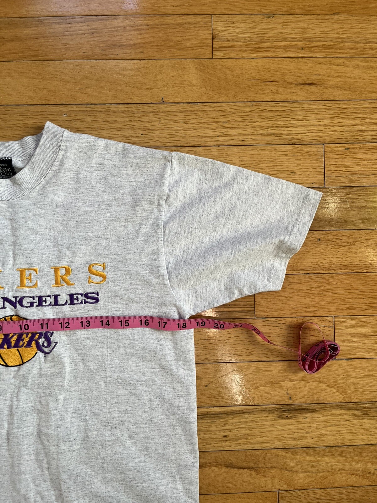 T shirt vintage Lakers fila anteriore Salem abbigliamento sportivo M grigio cucito logo ortografico