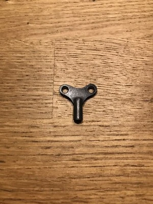 Petite Clef pour petits jouets tôle ARNOLD avant WW2 - Photo 1/2