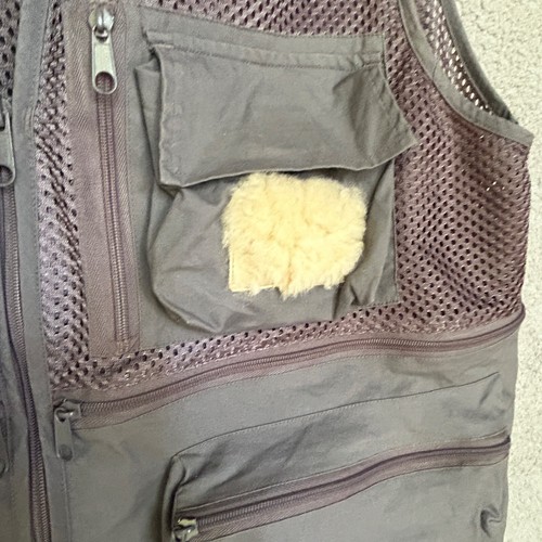 Vtg Garcia Mesh Fly Fishing Vest Size L XL Lambskin Bass Patch Rucksack Pockets - Picture 4 of 14