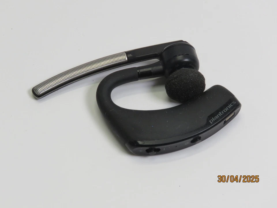 Plantronics Voyager Legend Bluetooth Headset - Black / Silver [DJ885] - Image 4 of 4