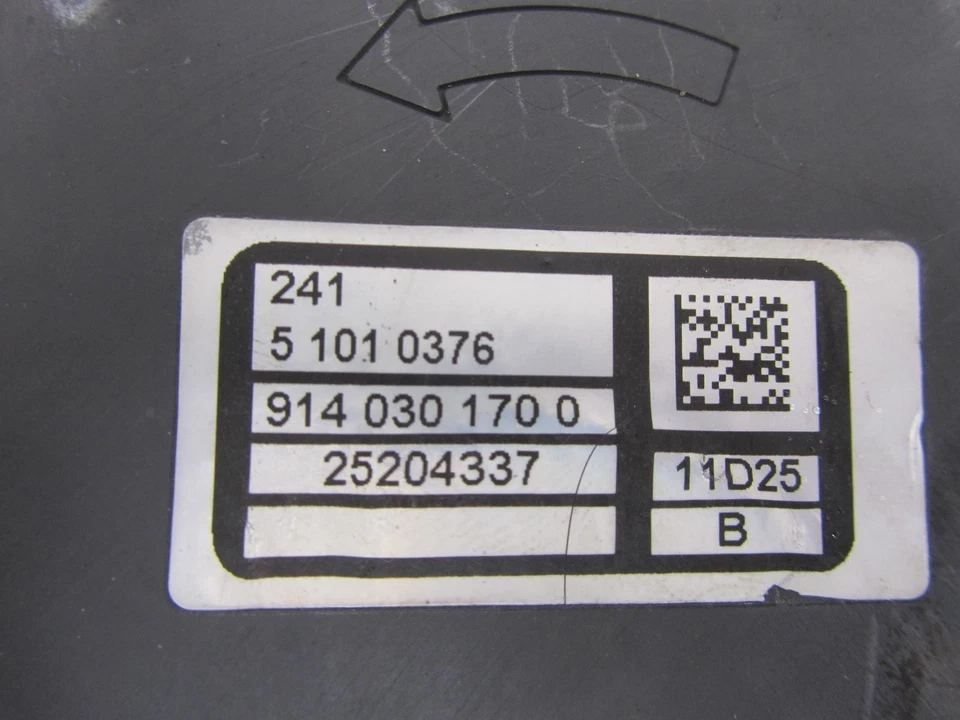 17-22 CHEVROLET MALIBU engine mounted Vacuum Pump 1.5L 25204337 vac - Image 2 of 3